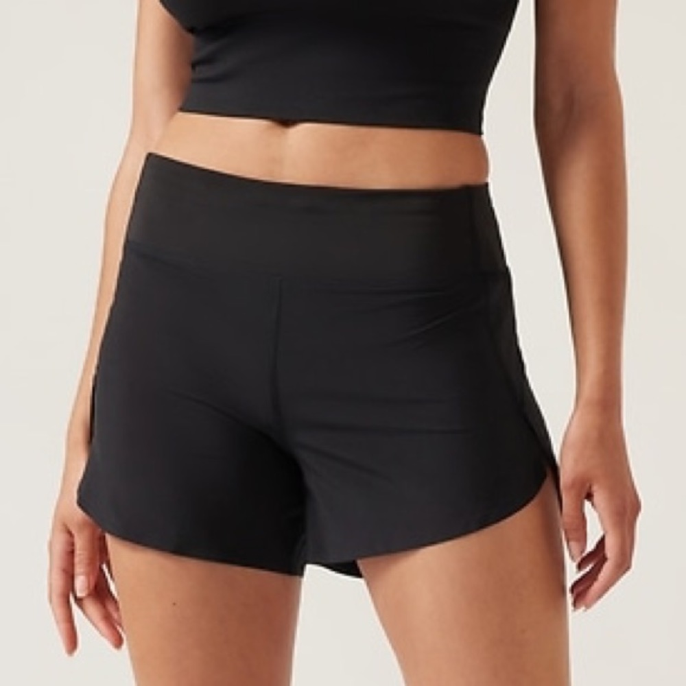 Athleta Run With It 4.5” Short